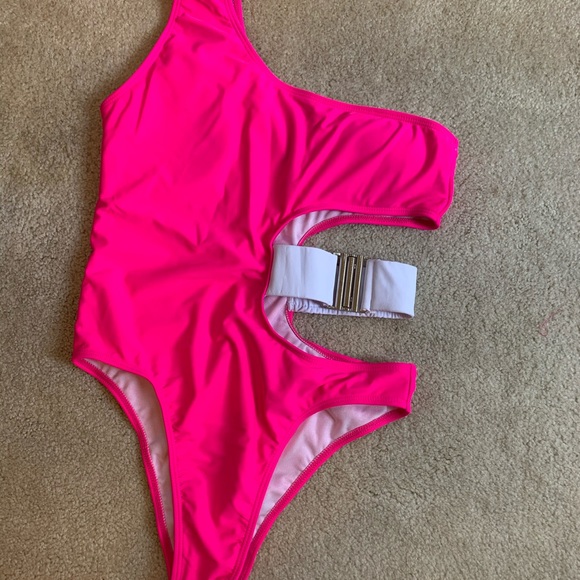 Women’s bathing suit - Picture 2 of 11